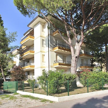 Residenza Ibsen Apartment Lignano Sabbiadoro Bagian luar foto