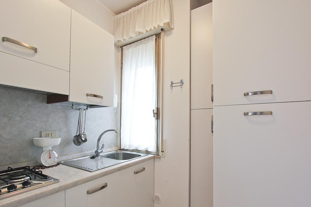 Residenza Ibsen Apartment Lignano Sabbiadoro Ruang foto