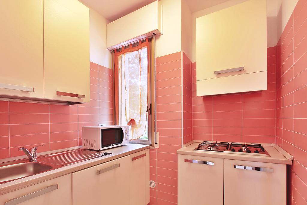Residenza Ibsen Apartment Lignano Sabbiadoro Ruang foto