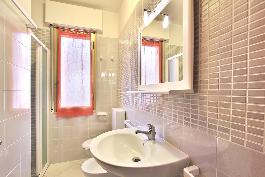 Residenza Ibsen Apartment Lignano Sabbiadoro Ruang foto